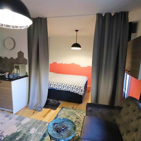 Room Emma,Between Bus And Train Station,Netflix,Speed Wi-Fi Zagreb Luaran gambar