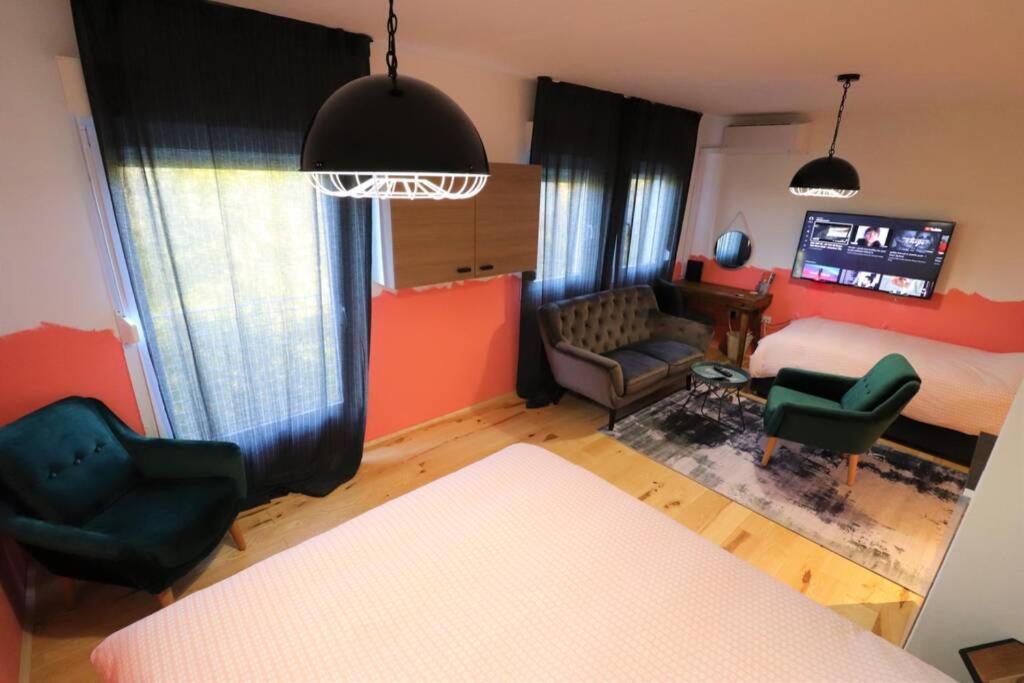 Room Emma,Between Bus And Train Station,Netflix,Speed Wi-Fi Zagreb Luaran gambar