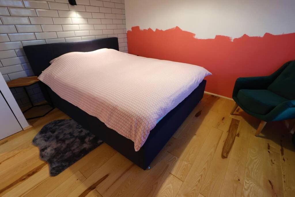 Room Emma,Between Bus And Train Station,Netflix,Speed Wi-Fi Zagreb Luaran gambar