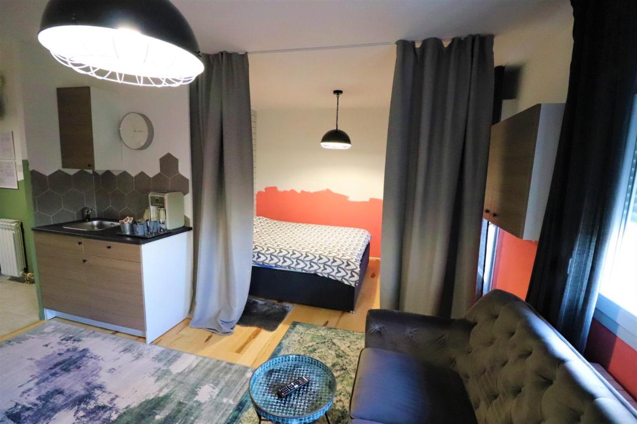 Room Emma,Between Bus And Train Station,Netflix,Speed Wi-Fi Zagreb Luaran gambar